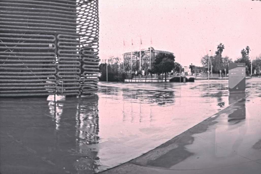 Fotografía estenopeica del Palacio de Congresos de Villanueva de la Serena